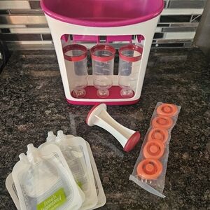 Infantino Squeeze Station